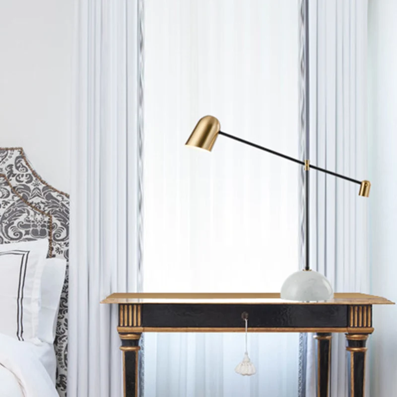 Wit nachtkastje met lineaire arm, eenvoudige LED-nachttafellamp met 1 kop en marmeren voet voor studeerkamer Clearhalo