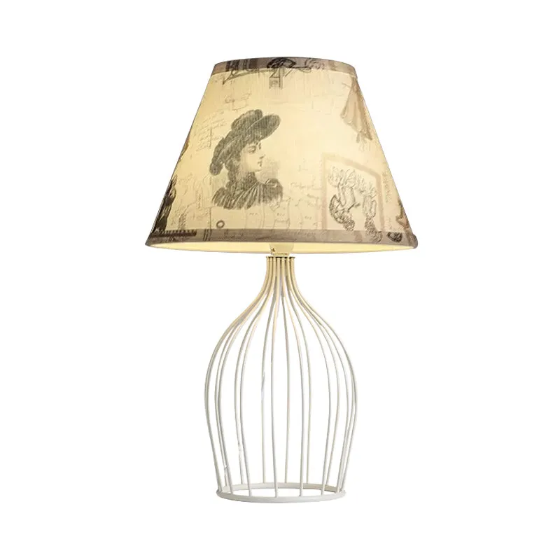 Wit taps toelopend nachtkastje, traditionele stof, 1 kops woonkamer bureaulamp met draadkooibasis Clearhalo