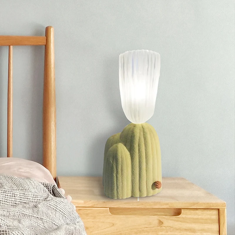 Wit/groene cactus nachtkastjelamp Scandinavisch helder glas LED-leesboeklicht met harsbasis Clearhalo