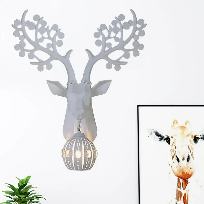 Witte 1-lichts schanslamp, rustiek harshert, wandverlichtingsarmatuur met bolvormige metalen kap Clearhalo