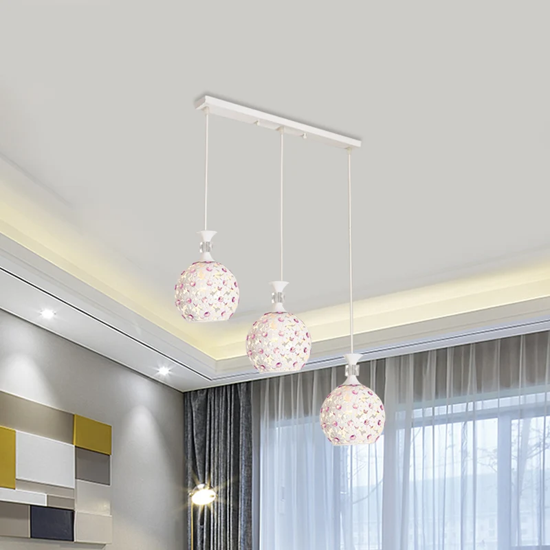 Witte bloemachtige hanglampenset met koepelontwerp, moderne 3-lichts ijzeren multilichthanger Clearhalo