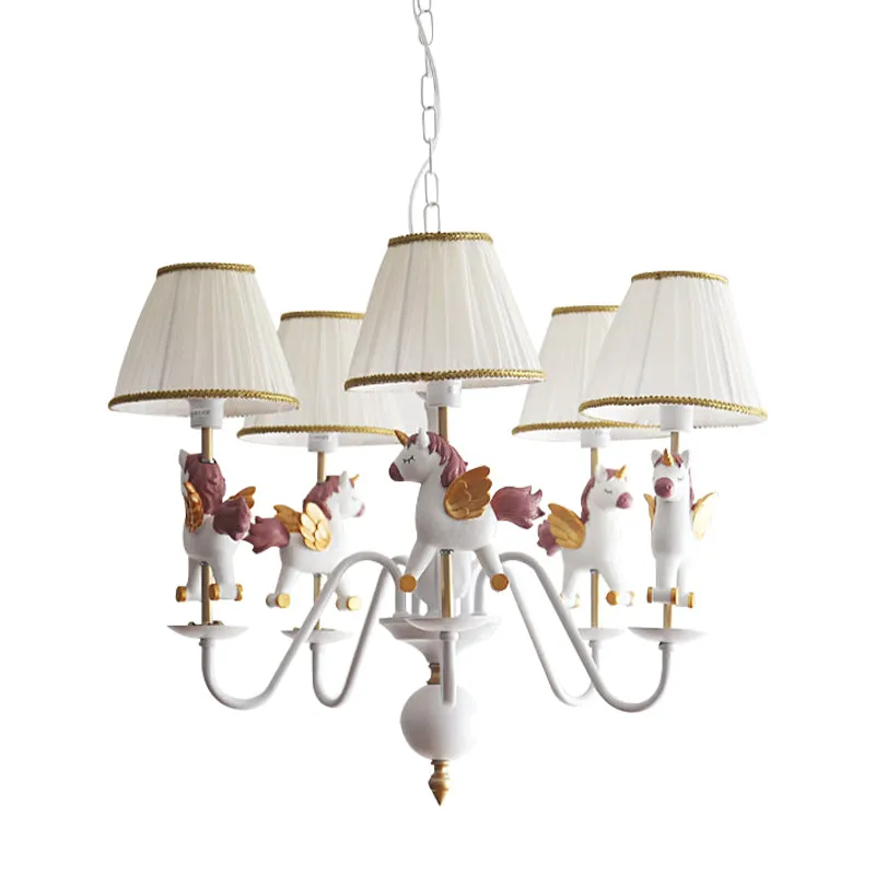 Witte kinderhanglamp Eenhoorn, 5 lampen, metalen kroonluchter met stoffen kap voor meisjesslaapkamer Clearhalo