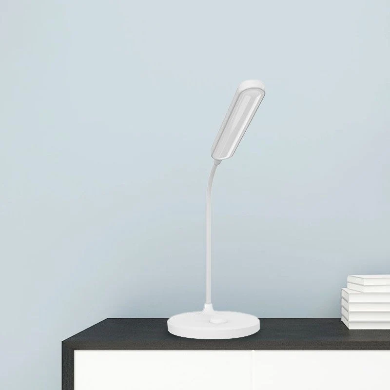 Witte langwerpige LED-bureaulamp Moderne, eenvoudige verstelbare tafellamp voor studeerkamer aan het bed Clearhalo