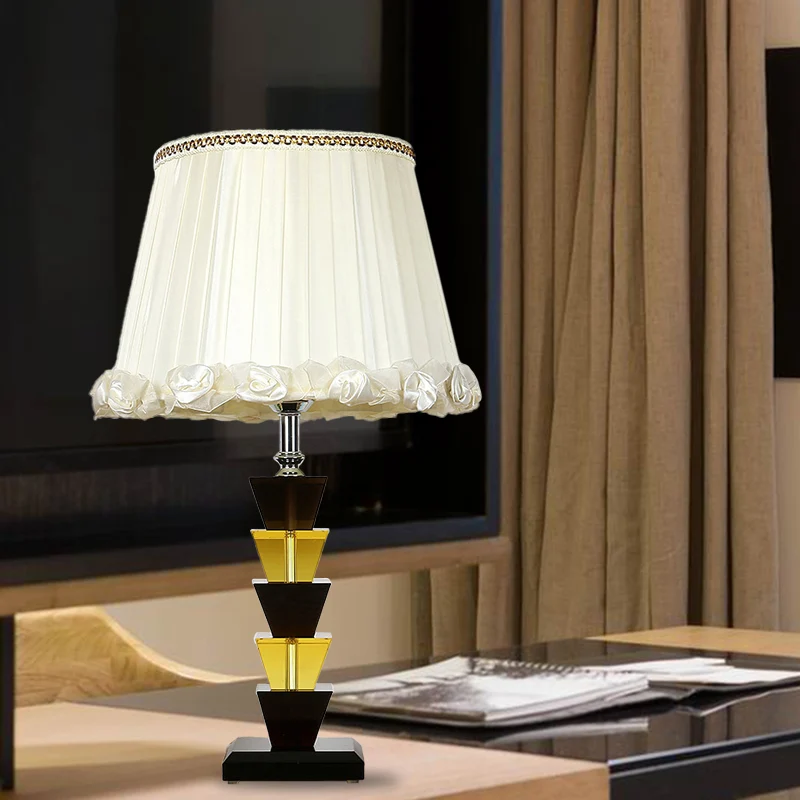 Witte nachttafellamp met enkele lamp Landelijk K9 kristallen trapezium nachtkastje licht voor slaapkamer Clearhalo