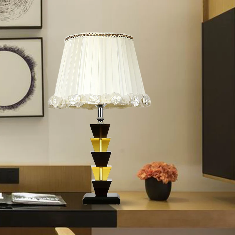 Witte nachttafellamp met enkele lamp Landelijk K9 kristallen trapezium nachtkastje licht voor slaapkamer Clearhalo