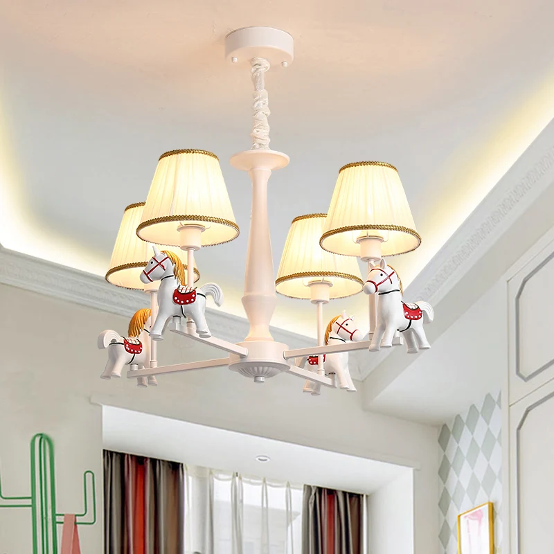 Witte paardenkroonluchterlamp Kinderhars plafondhanglamp met taps toelopende geplooide stoffen kap Clearhalo
