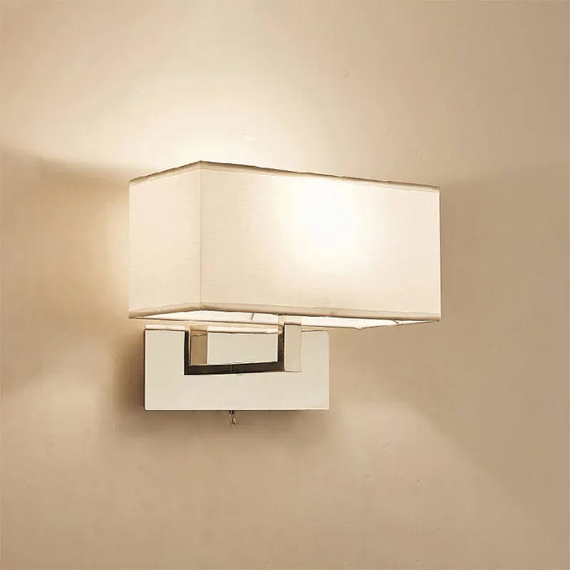 Witte rechthoekige wandkandelaar Verlichting Modernisme Stof LED-wandmontagelamp voor slaapkamer Clearhalo