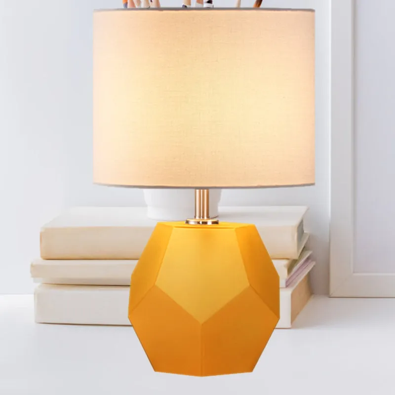 3D zeshoekige tafellamp met enkele lamp, modern grijs/roze/geel glazen nachtlampje met trommelstof kap Clearhalo