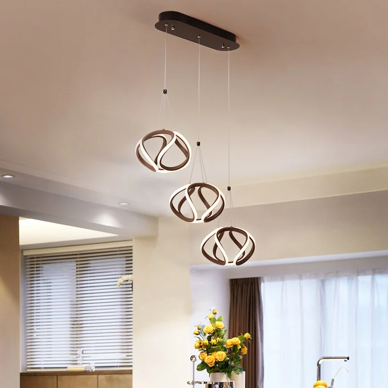 Zwaaiende acryl eiland hanglamp Moderne 3/5-lichtbruine hangende plafondlamp met verstelbare koorden Clearhalo