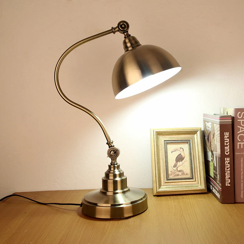 Zwanenhalsarm Studeerkamer Tafellamp Vintage Metallic Goud Plug- LED-taaklamp met koepelschaduw Clearhalo