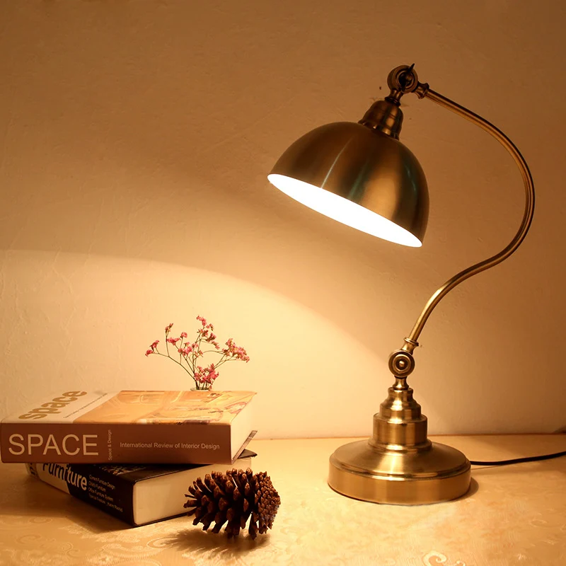 Zwanenhalsarm Studeerkamer Tafellamp Vintage Metallic Goud Plug- LED-taaklamp met koepelschaduw Clearhalo