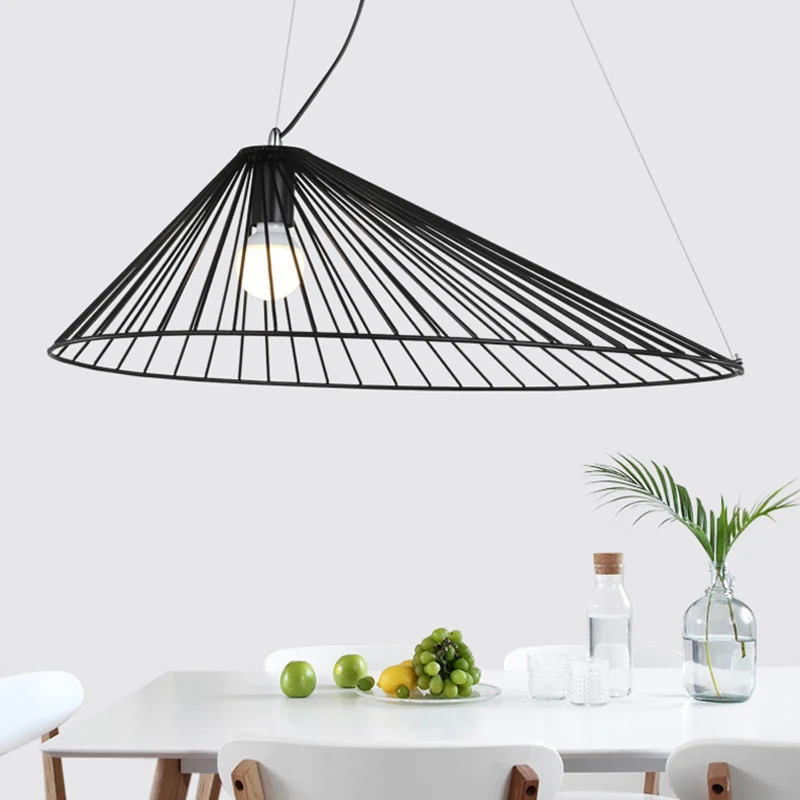 Zwart 1-lichts plafondhanglamp Moderne metalen taps toelopende draadframe hanglamp voor eettafel Clearhalo