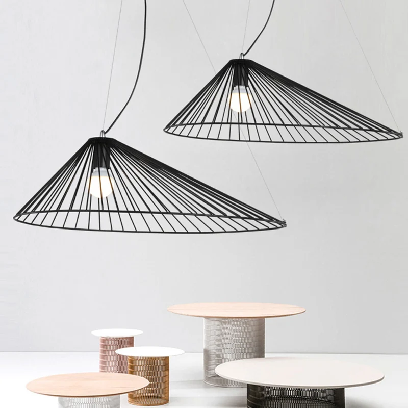 Zwart 1-lichts plafondhanglamp Moderne metalen taps toelopende draadframe hanglamp voor eettafel Clearhalo