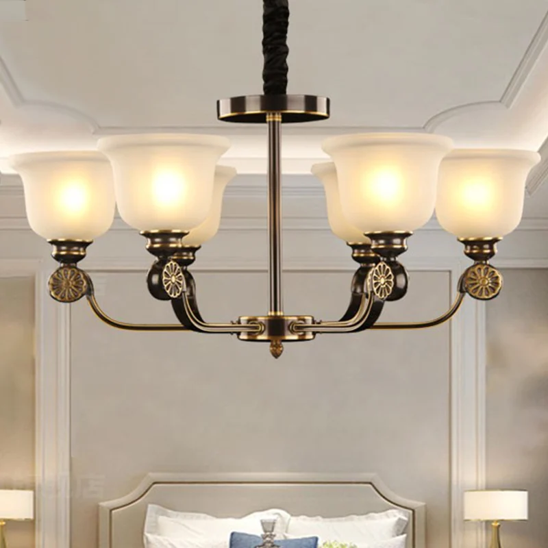 Zwart en goud 6 lampen plafondkroonluchter traditionalisme gezandstraalde glazen bel hangende hanglamp Clearhalo