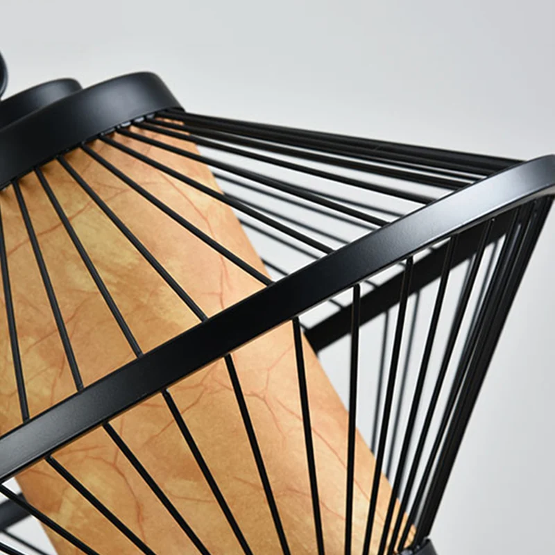 Zwart plafondhanger met 1 lamp, minimalistisch ijzeren taps toelopend kooiframe, hangend lichtarmatuur Clearhalo