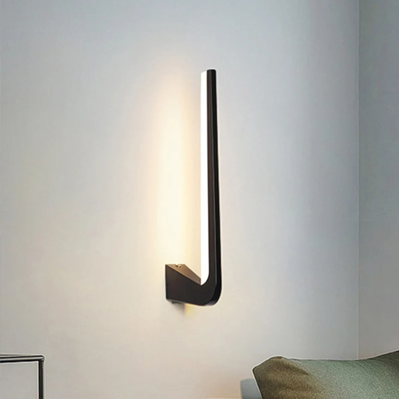 Zwarte afwerking Lineaire wandkandelaar Eenvoud LED-acryl wandverlichtingsideeën warm/wit licht voor de woonkamer Clearhalo