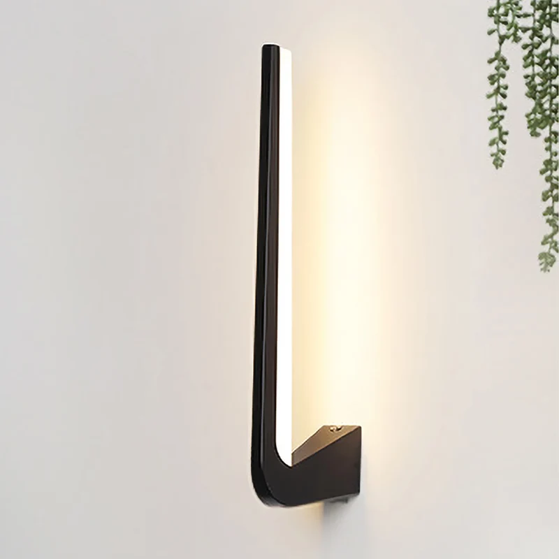 Zwarte afwerking Lineaire wandkandelaar Eenvoud LED-acryl wandverlichtingsideeën warm/wit licht voor de woonkamer Clearhalo