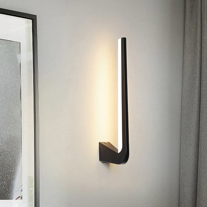 Zwarte afwerking Lineaire wandkandelaar Eenvoud LED-acryl wandverlichtingsideeën warm/wit licht voor de woonkamer Clearhalo