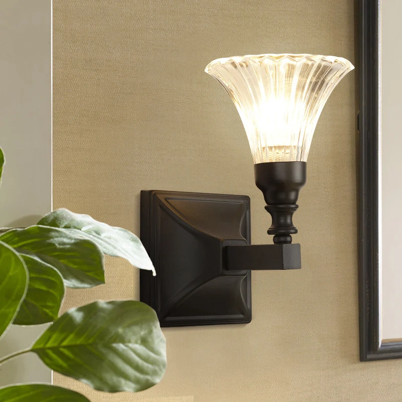 Zwarte brede flare inbouw wandkandelaar moderne 1-lichts kristallen wandlamp voor nachtkastje Clearhalo