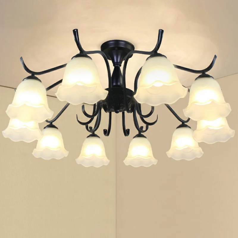 Zwarte klokvormige semi-inbouw vintage opaalglazen woonkamer dicht bij plafond kroonluchter Clearhalo