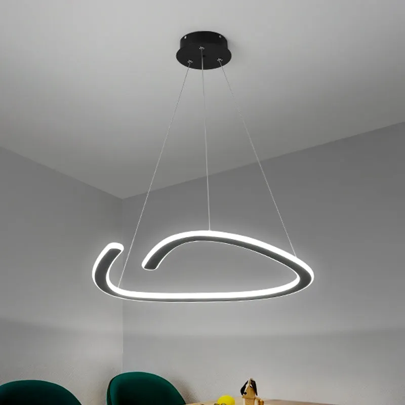 Zwarte, losgekoppelde driehoekige kroonluchter Eenvoud LED-metallic hanglamp wit/warm licht Clearhalo