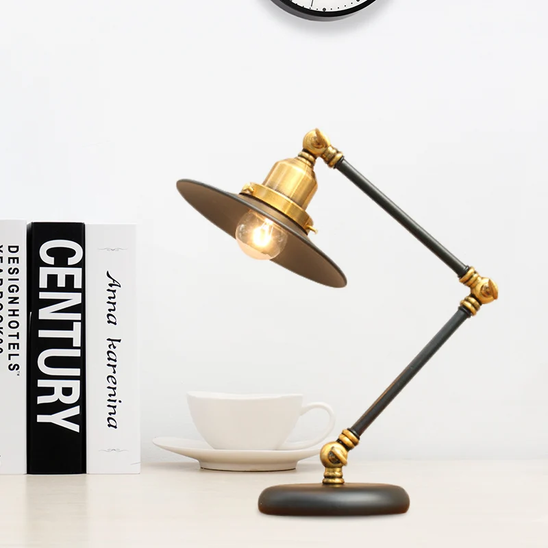 Zwart/goudkleurige afwerking, bureaulamp met 1 lamp, boerderij, metalen nachtkastje met zwenkarm en uitlopende kap Clearhalo