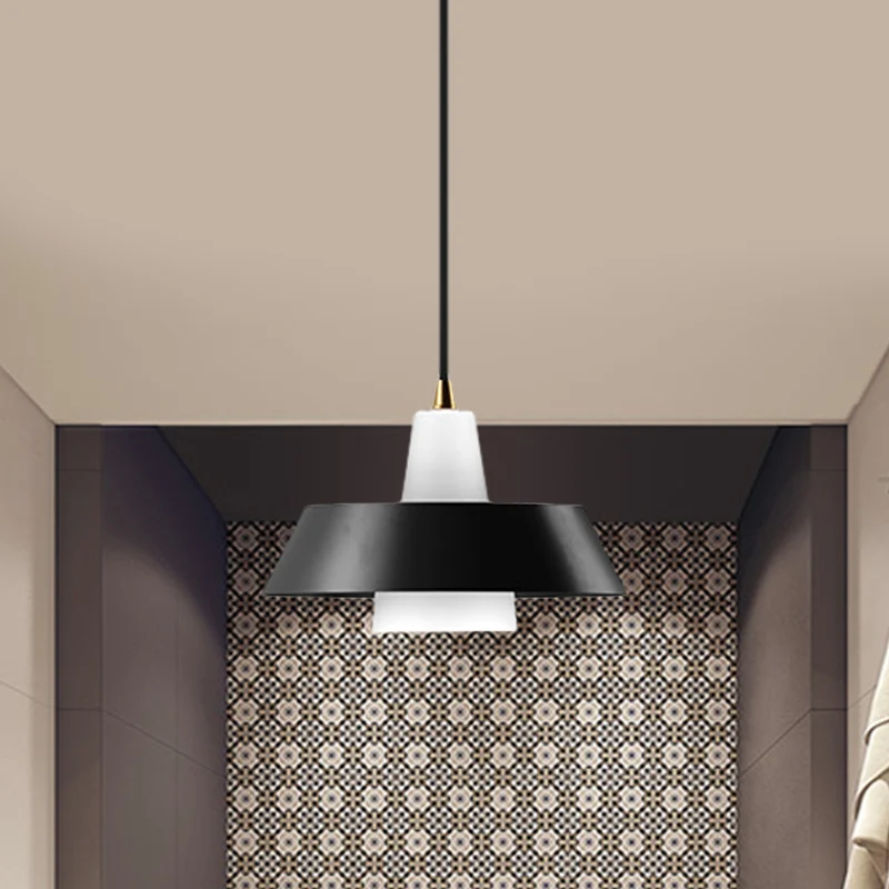 Zwart/Wit/Groen Afgedekte Hanglamp Minimalistische 1-lichts metalen hanglamp voor slaapkamer Clearhalo