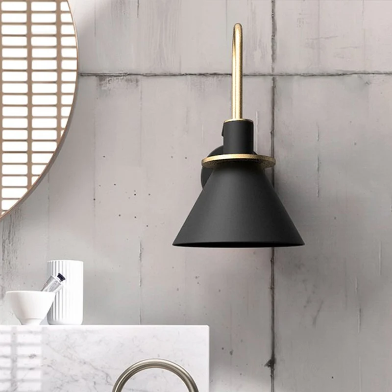 Zwart/Wit/Groen Kegelwandlamp Macaron 1-lichts metalen wandlamp met gebogen arm voor slaapkamer, warm/wit licht Clearhalo