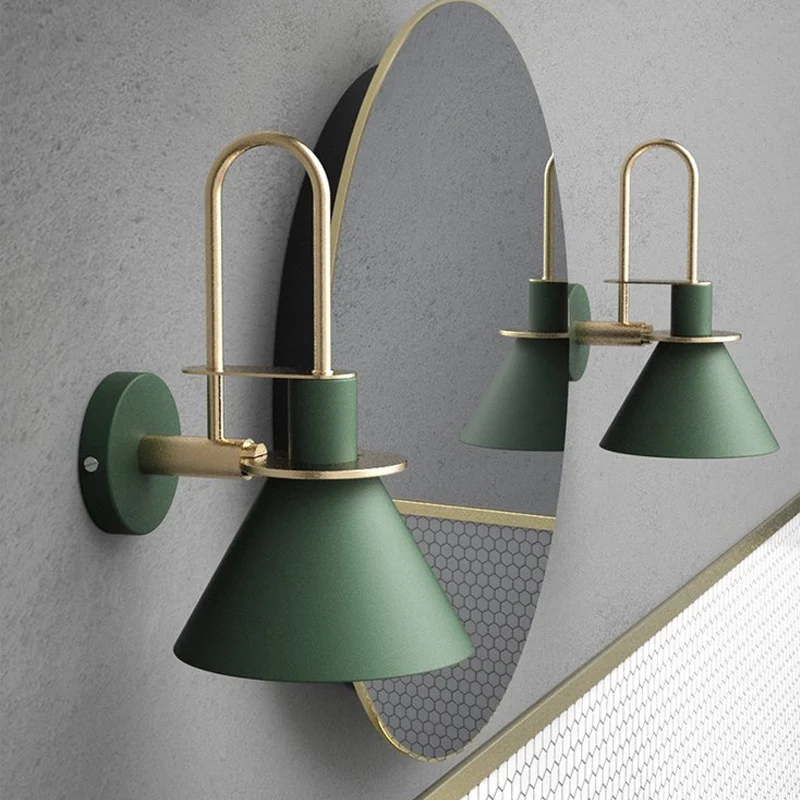 Zwart/Wit/Groen Kegelwandlamp Macaron 1-lichts metalen wandlamp met gebogen arm voor slaapkamer, warm/wit licht Clearhalo