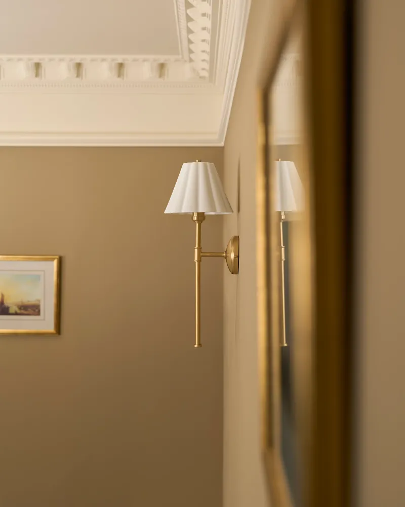 Cotswold Wandlamp Fijn Porselein - Antiek Messing