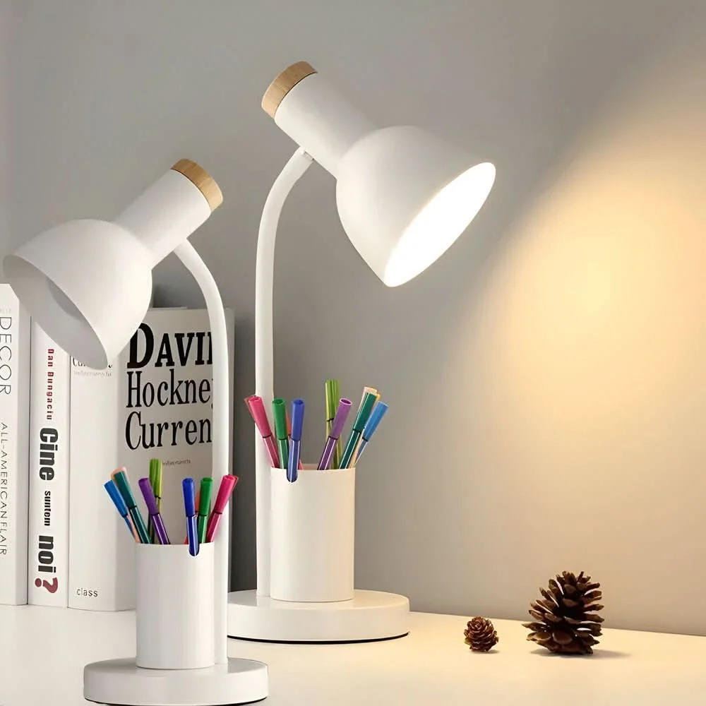 BRIGHTHOLD – Moderne LED-tafellamp met pennenhouder voor bureau en thuis Cozey Maison