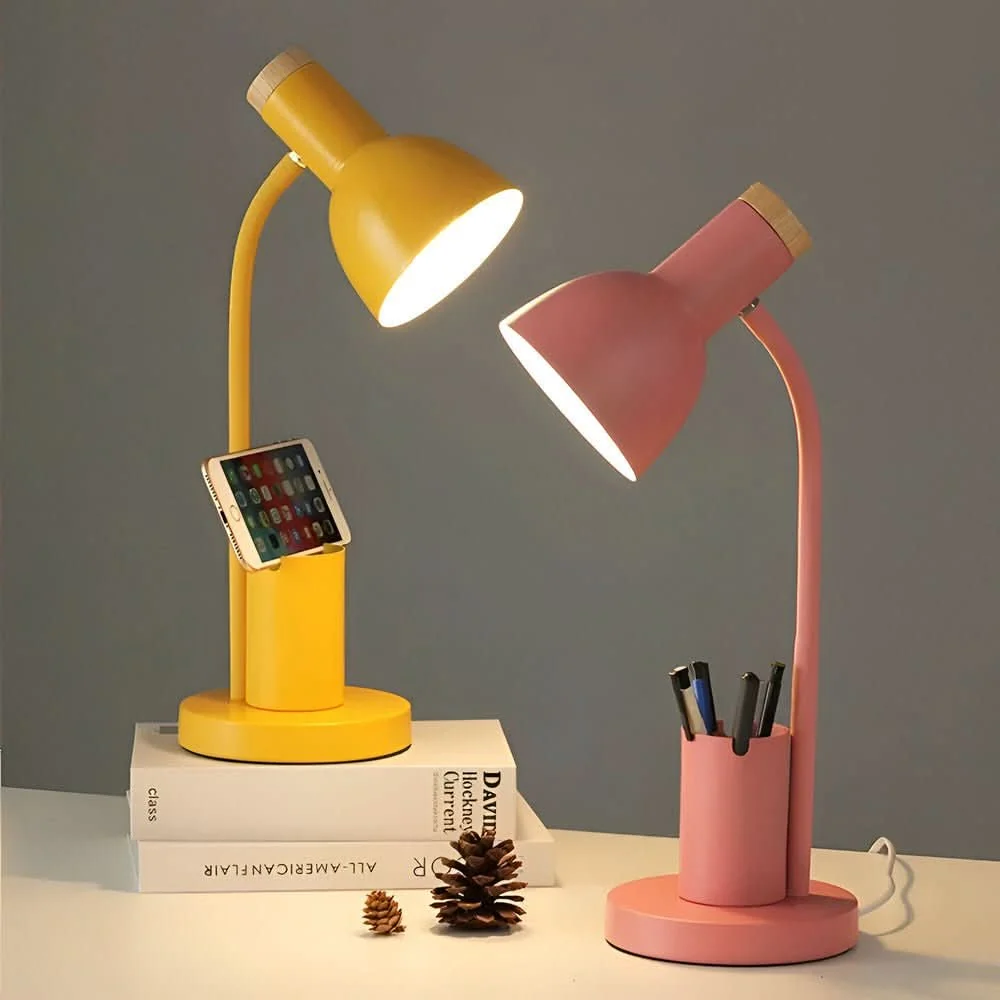 BRIGHTHOLD – Moderne LED-tafellamp met pennenhouder voor bureau en thuis Cozey Maison