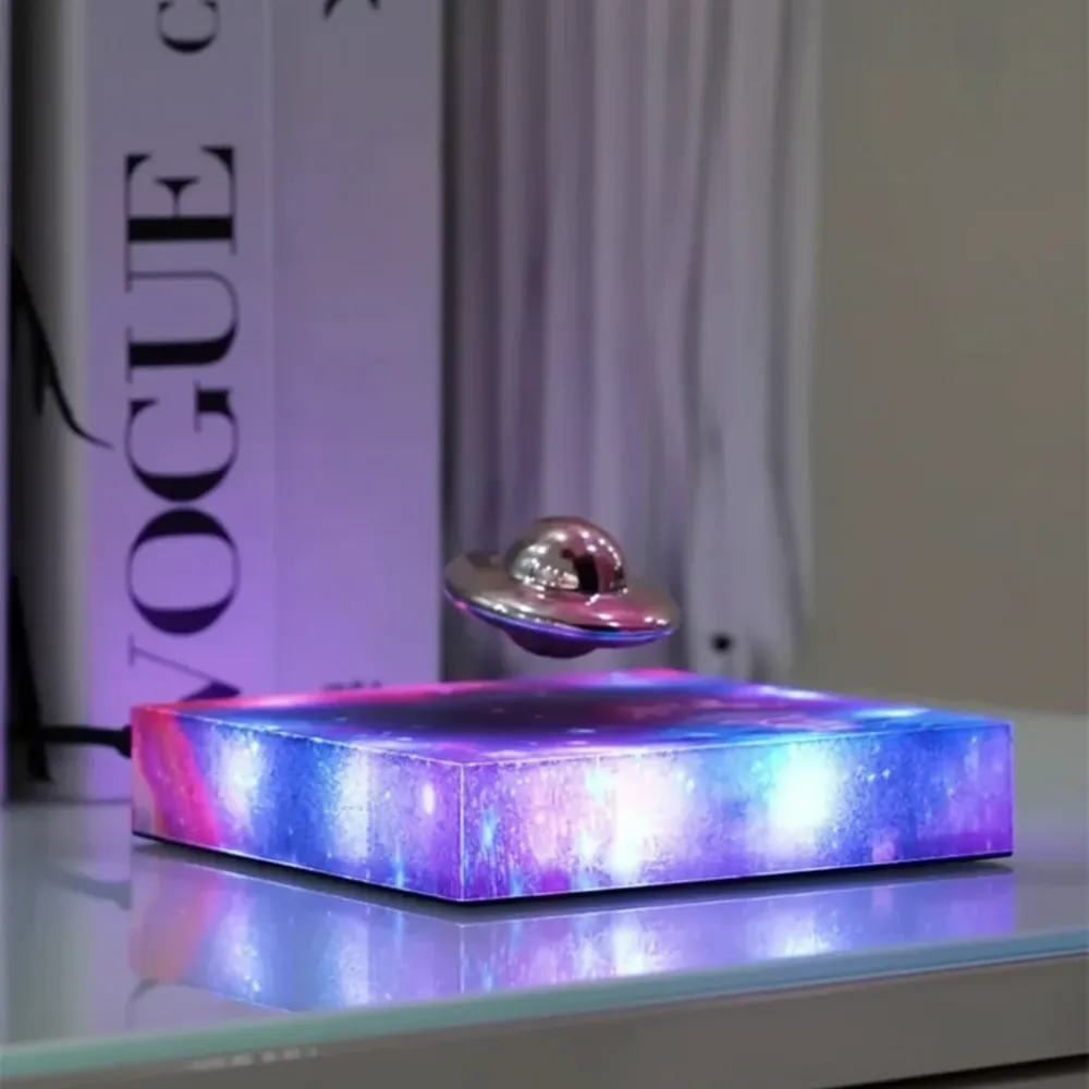 QUANTUMLAMP – zwevend ruimteschip LED-nachtlampje met magneetschwebetechniek Cozey Maison