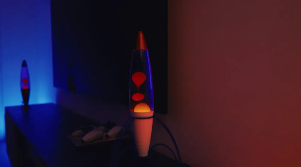 Lighto | Raket lavalamp | paarse vloeistof met gele lava