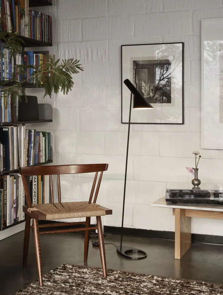 Louis Poulsen AJ vloerlamp Warm Sand