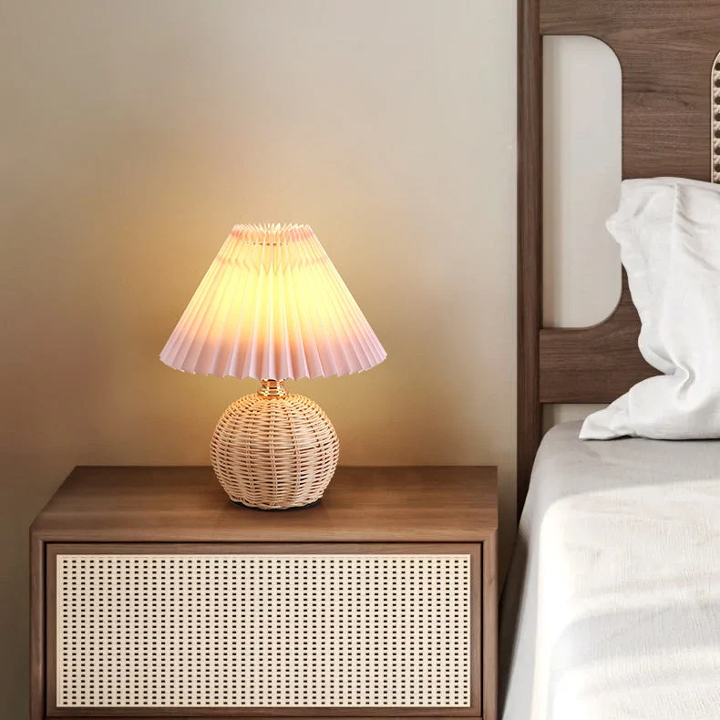 Scandinavische Tafellamp met Stoffen Kap – USB & Oneindig Dimbaar Lumio