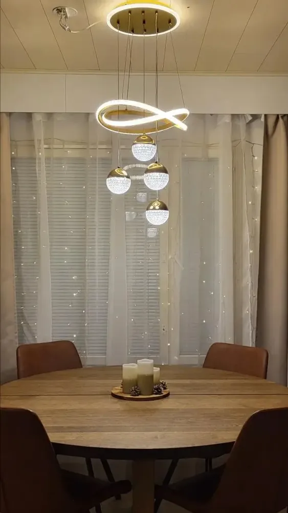 LuxiLamps - 4 Bollen Hanglamp - Kroonluchter Woonkamer - Goud - Moderne lamp - 40 cm - Hanglamp