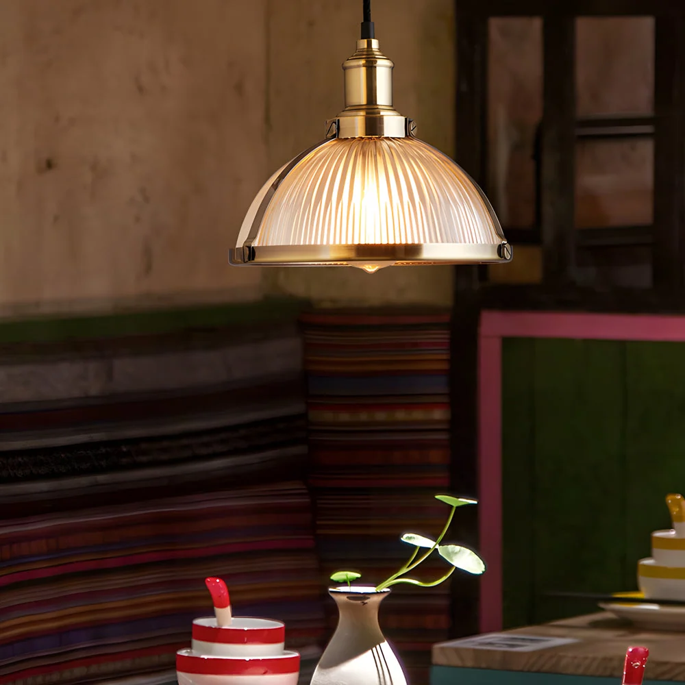 RetroGlow – Vintage gestreepte kroonluchter Niyra