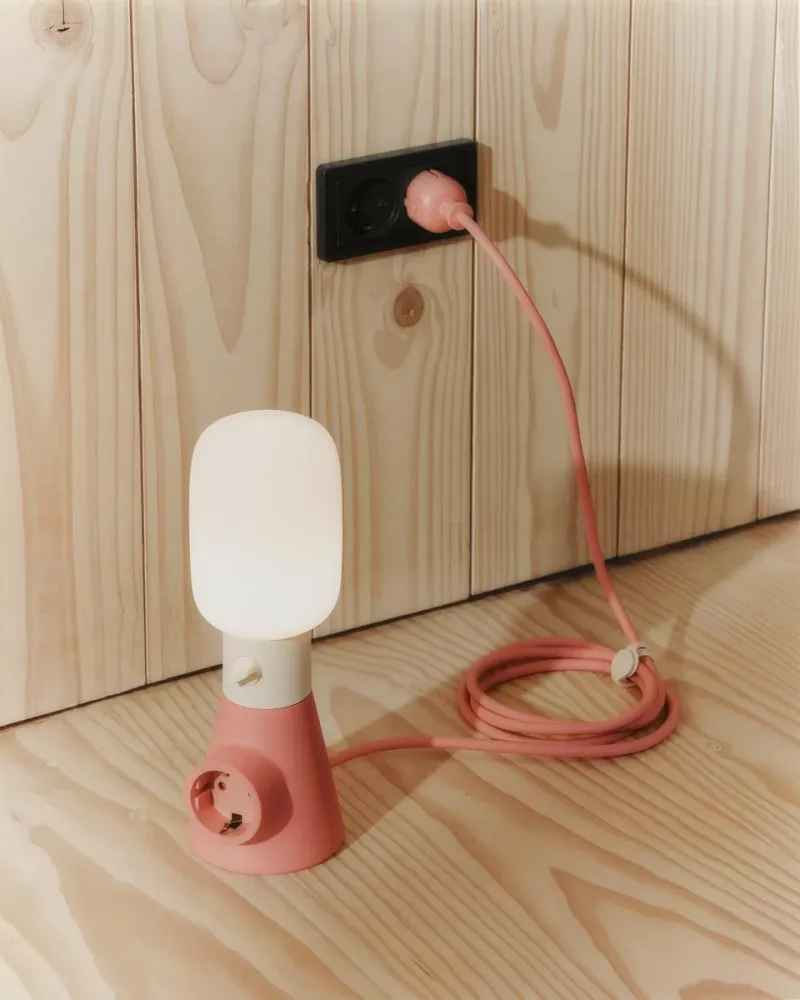 Pedestal Plug- lamp