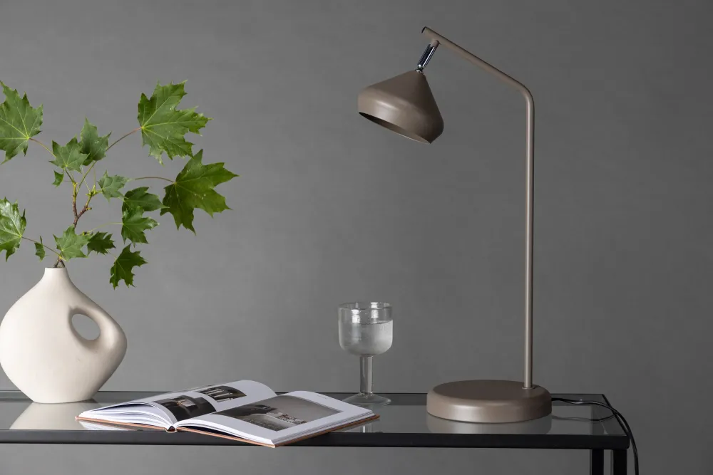 Rebellenclub Tafellamp Kanti - mokka - Ø 18 cm