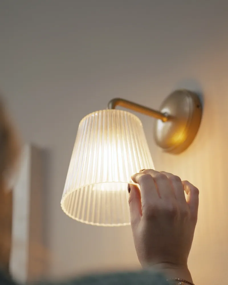 Richmond Medium Wandlamp Geribbeld Glas - Antiek Messing