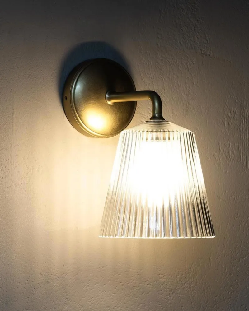Richmond Medium Wandlamp Geribbeld Glas - Antiek Messing