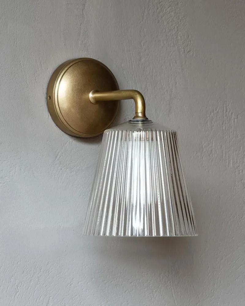 Richmond Medium Wandlamp Geribbeld Glas - Antiek Messing
