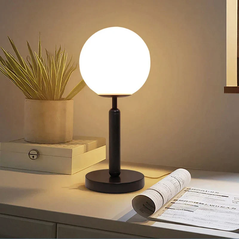 GlowSphere - LED Glazen Bol Messing Tafellamp Selzar