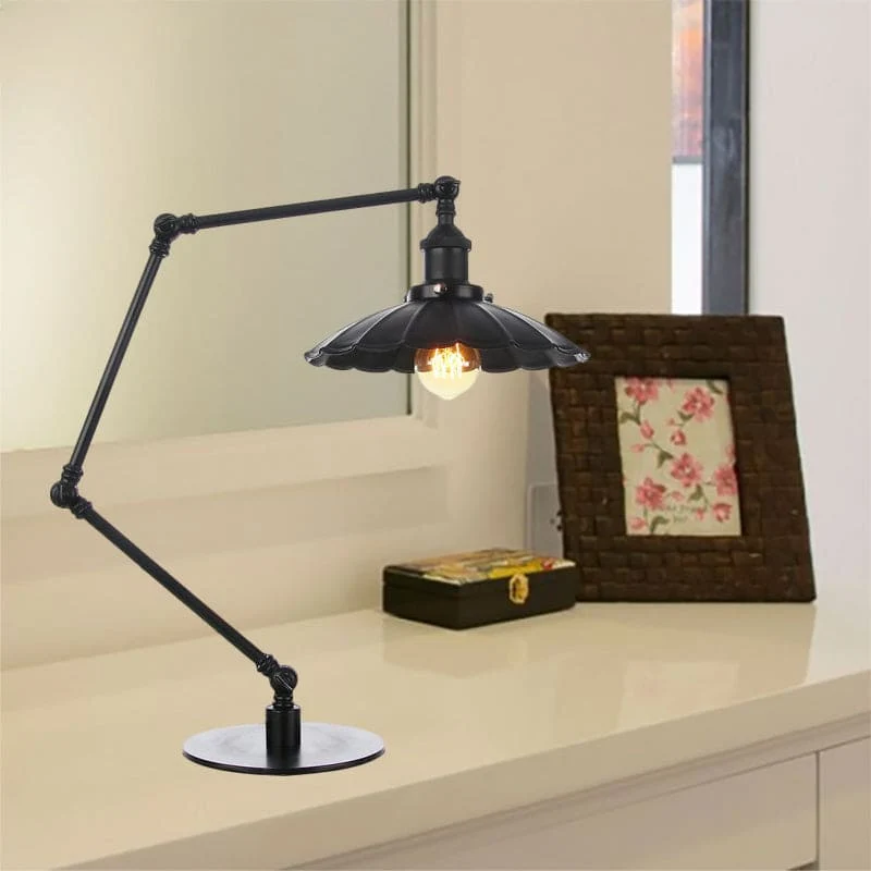 LichtStijl - Verstelbare vintage lamp met geschulpte metalen kap Selzar