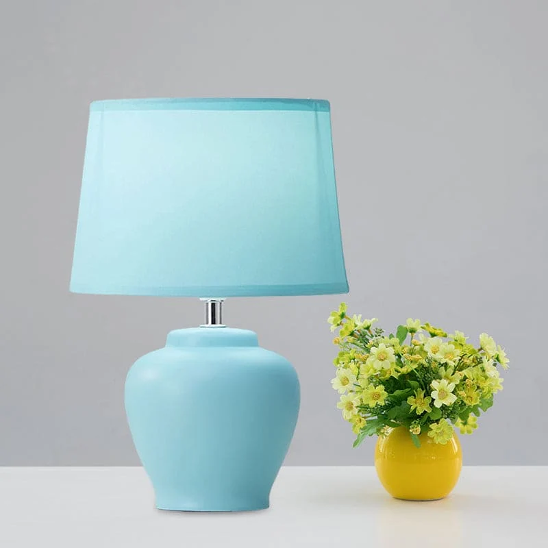LisaLight - Nordic Fabric Tapered Bedside Lamp met keramische vaasvoet Selzar