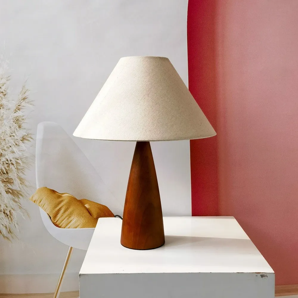 NobleOak – Klassieke Houten Lamp Selzar