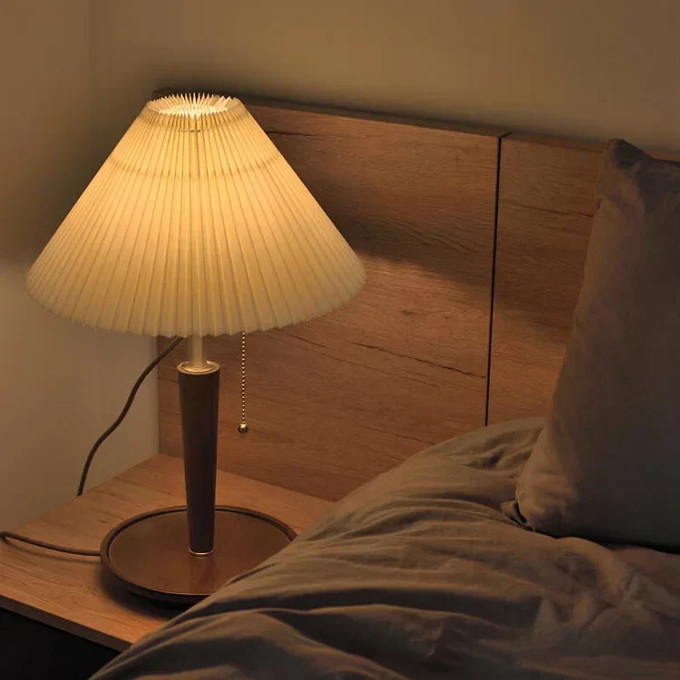 Pleatwood - Geplooide houten tafellamp Selzar