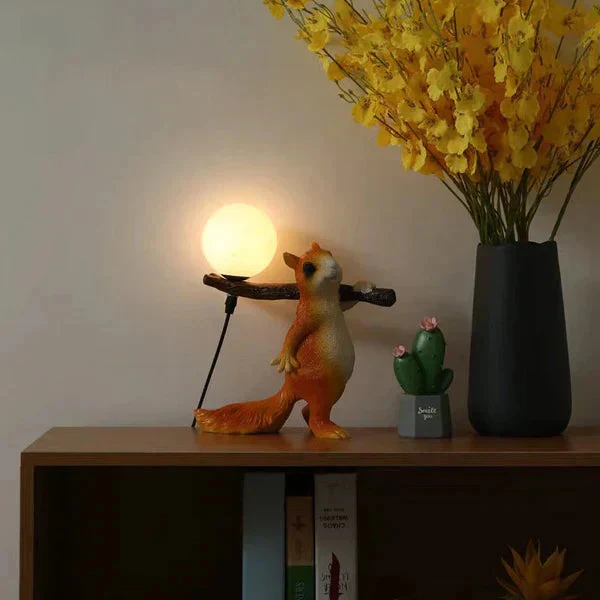 Tafellamp Eekhoorn Design met LED Bol en Decoratief Beeld