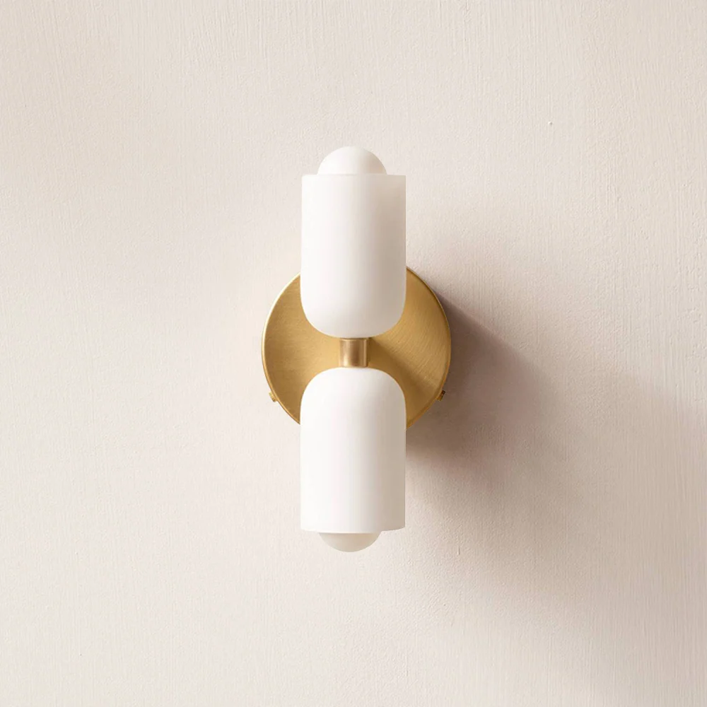 Wandlamp met Acrylaat Kap en Warm Licht voor Moderne Binnenruimtes